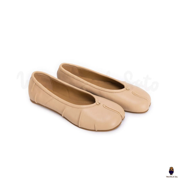 WoodChuckSato Beige Tabi Split-Toe Ballerinas aus „Distressed“-Leder für Damen und Herren, Größen EU 35–45