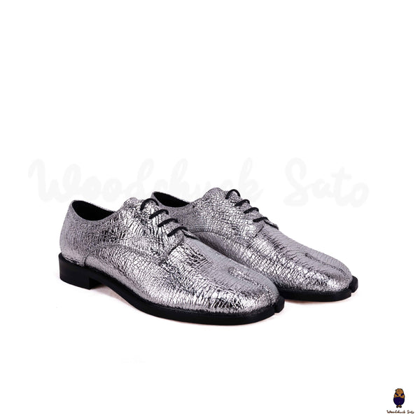 Vintage women's men's cracked silver Tabi split toe calfskin leather shoes / pumps/ flats